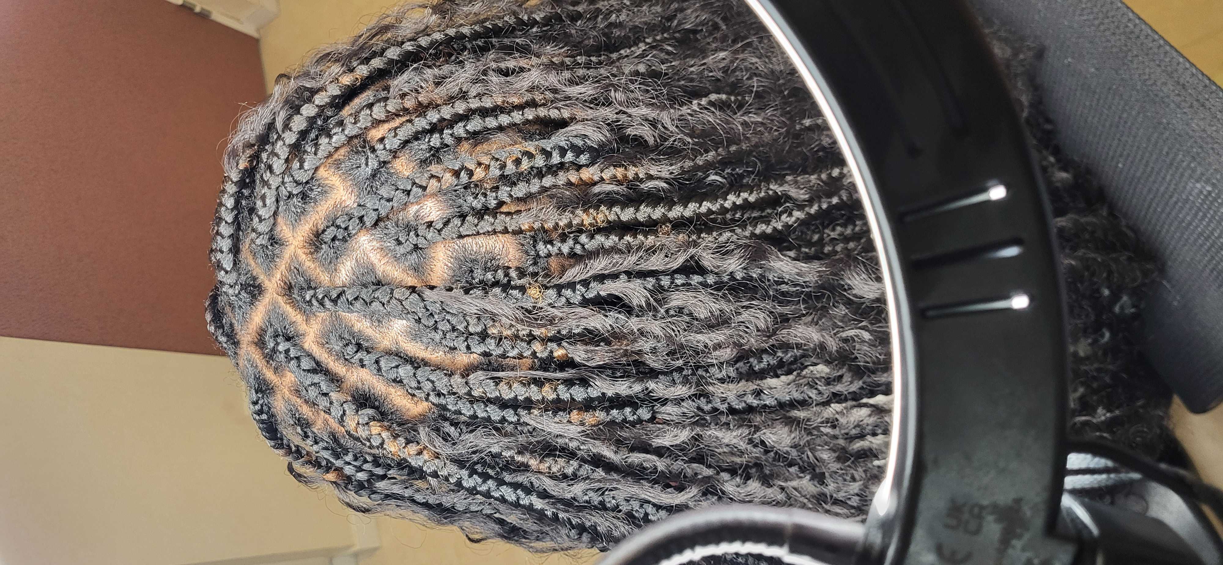 Eszey_hairstyles, Afro-Friseurin in Rennes: Foto 4 · BraidBooker
