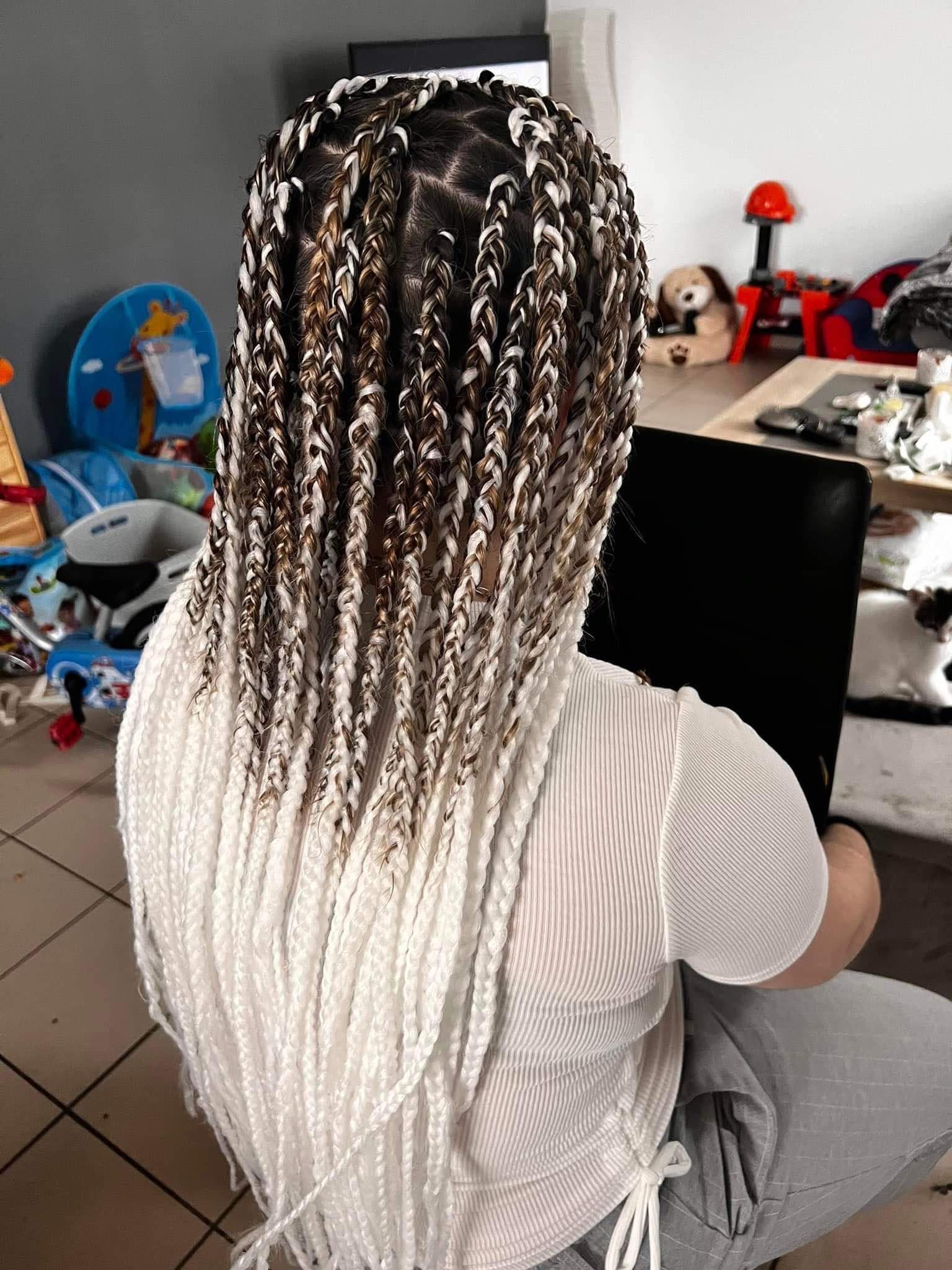 Soins_4, Afro-Friseurin in Anvers: Foto 2 · BraidBooker