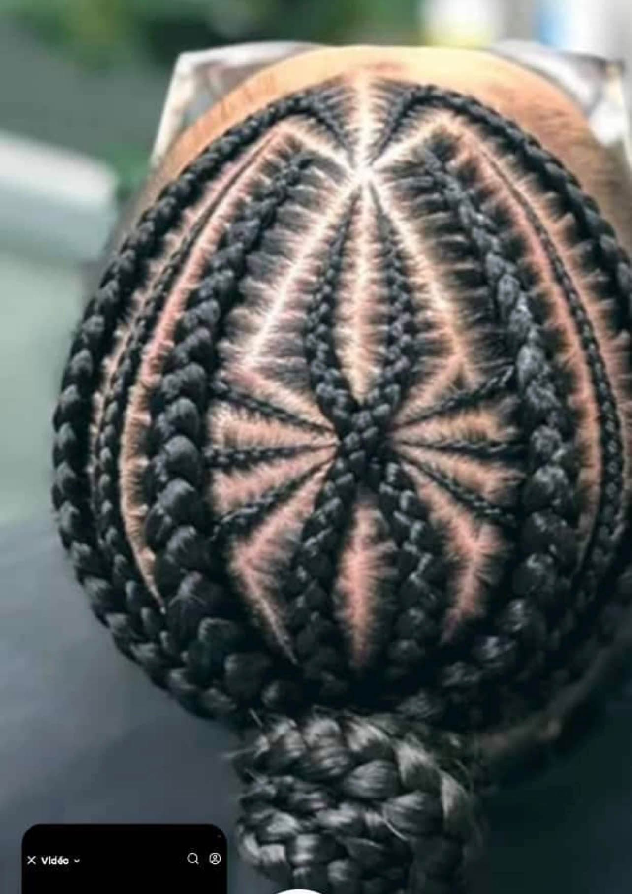 Aminata Beauty, parrucchiera afro a Paris: foto 3 · BraidBooker