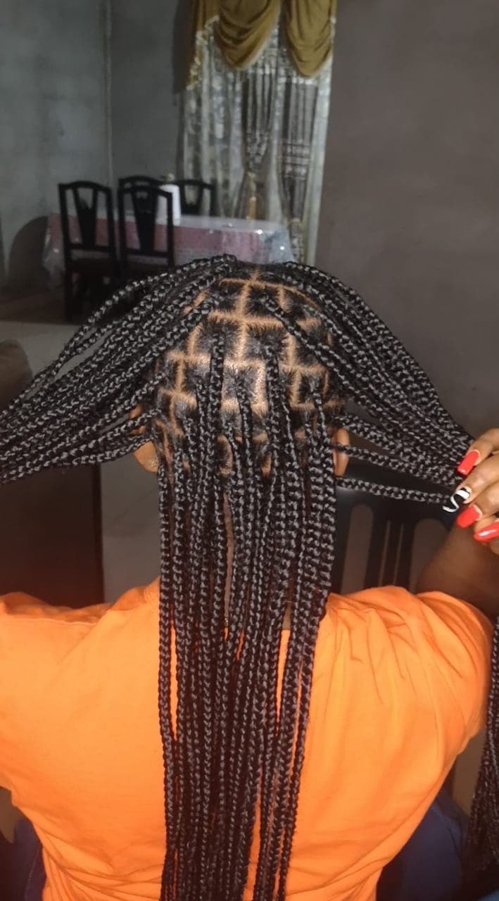 Estime Beauty, parrucchiera afro a Stuttgart: foto 4 · BraidBooker