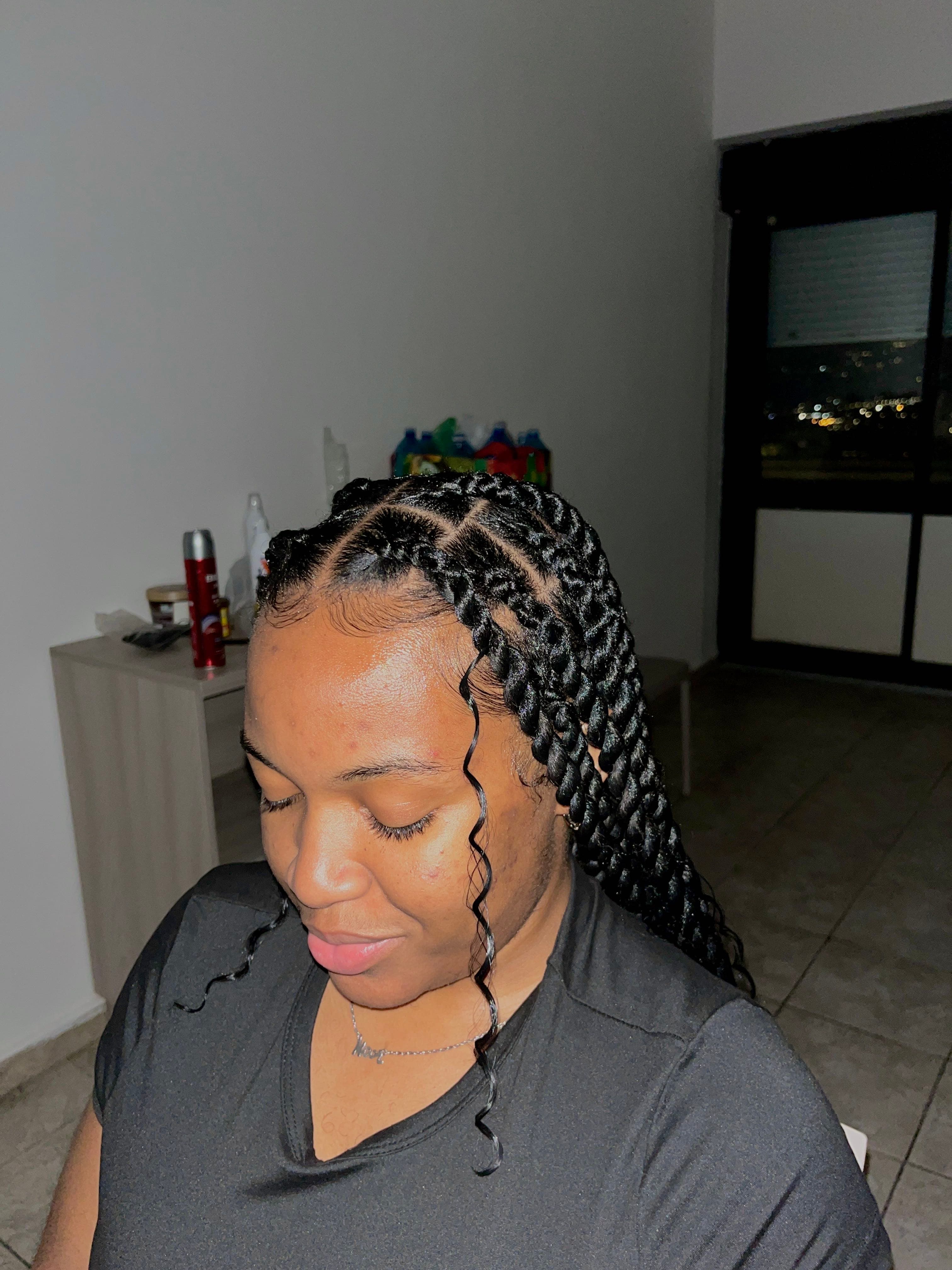 Ynes Beauty, afro hair braider in Cosenza: photo 1 · BraidBooker