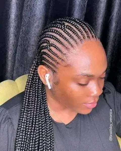 Vercelli, Italia, Afro-Friseurin in Vercelli: Foto 2 · BraidBooker