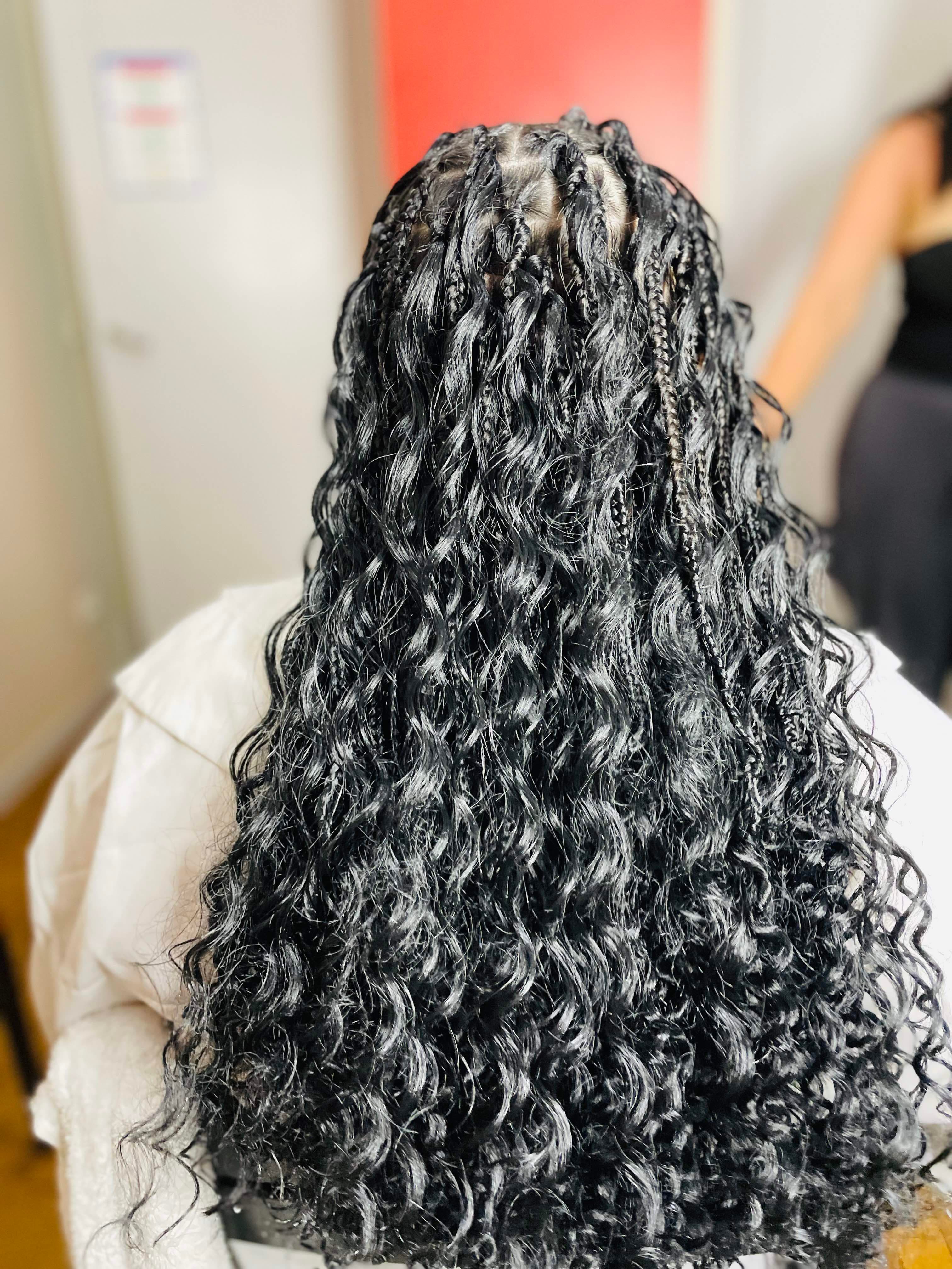 Stadianesbraids, afro hair braider in Nantes: photo 2 · BraidBooker