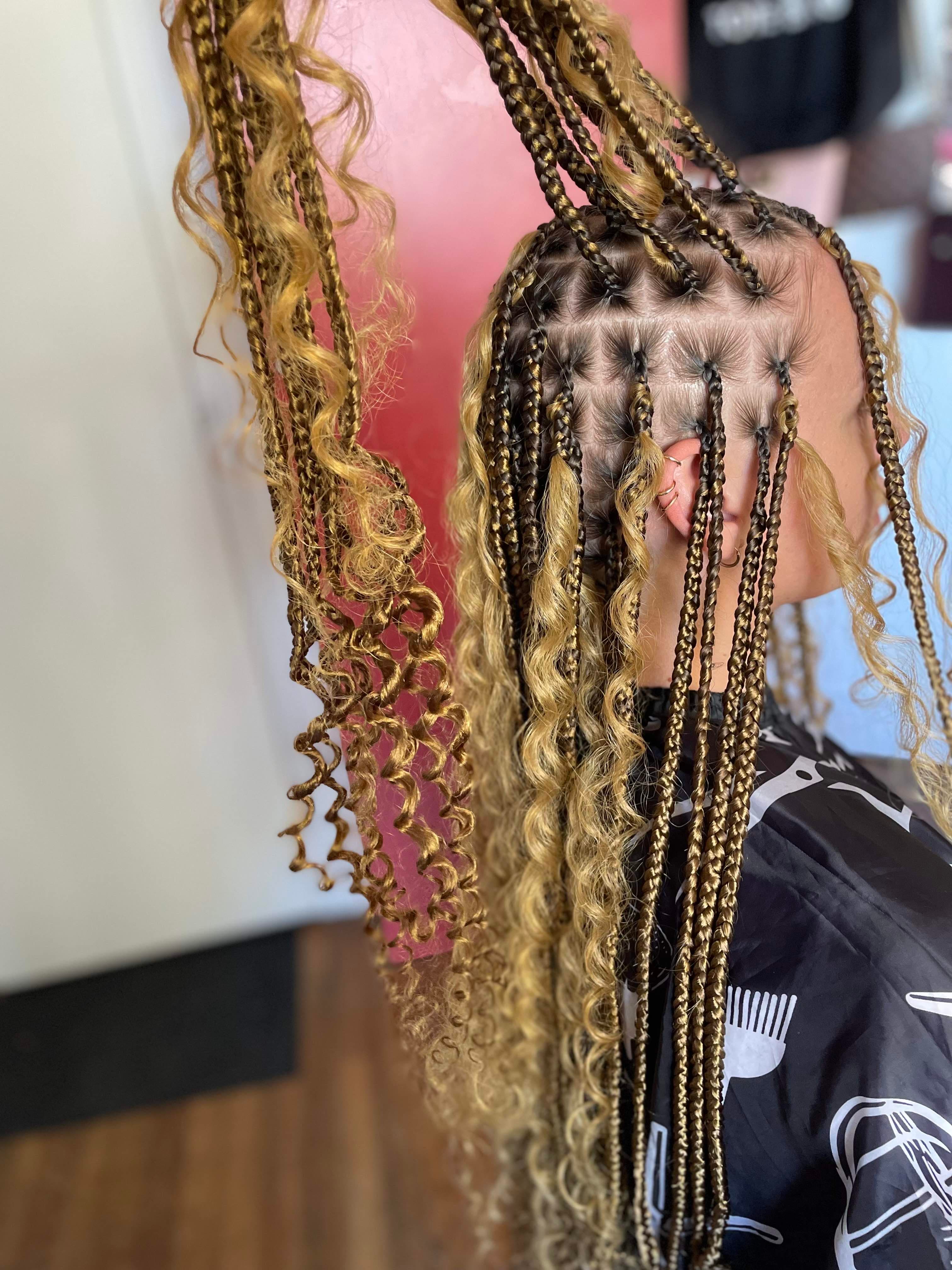 Stadianesbraids, afro hair braider in Nantes: photo 4 · BraidBooker