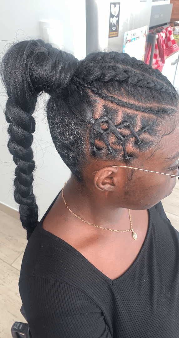 Gladorous, afro hair braider in Roissy-en-Brie: photo 2 · BraidBooker