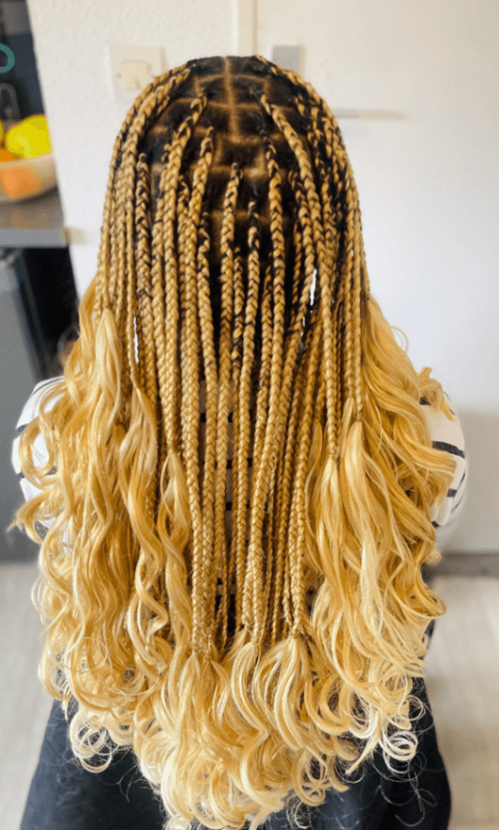 KF Braids, parrucchiera afro a Torcy: foto 1 · BraidBooker