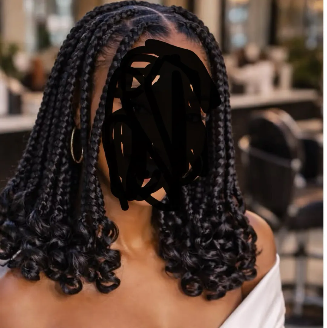 Rose, afro hair braider in Dammarie-les-Lys: photo 2 · BraidBooker
